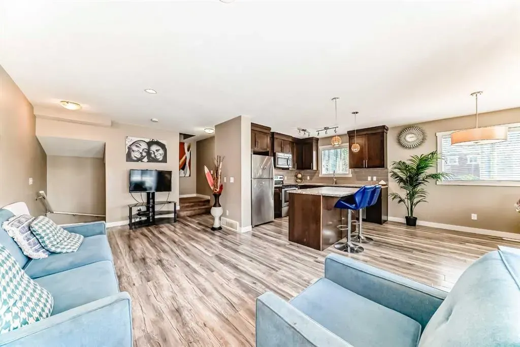 824 Skyview Ranch Grove NE