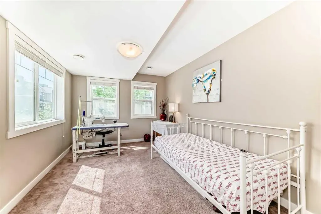 824 Skyview Ranch Grove NE