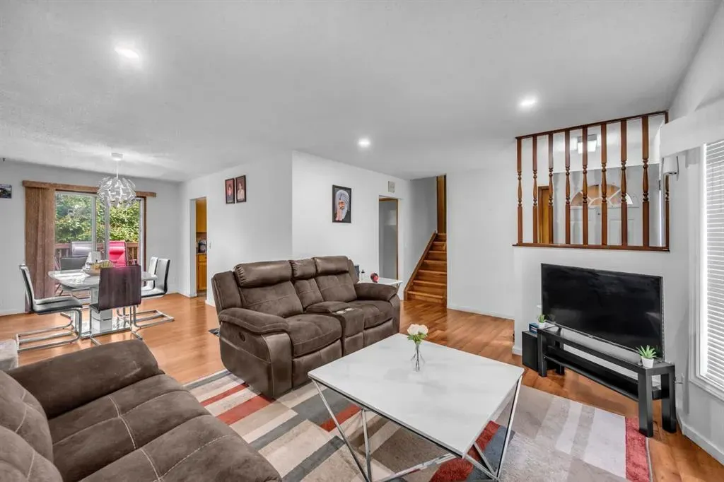 124 Whiteram Close NE