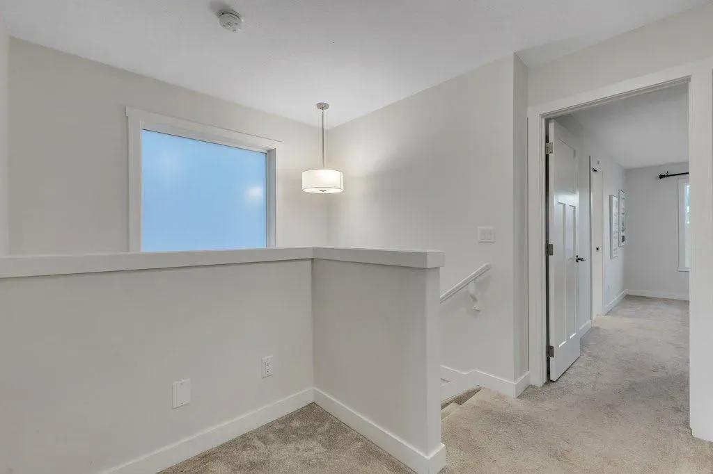 425 South Point Glen SW