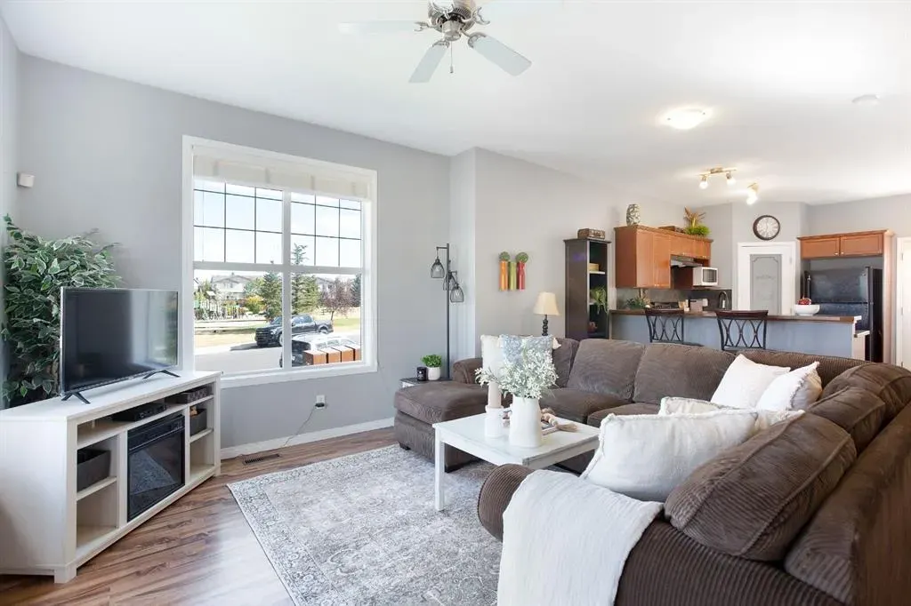 703 Luxstone Square SW, #404