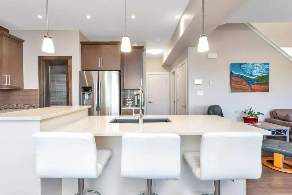 187 Vancouver Crescent