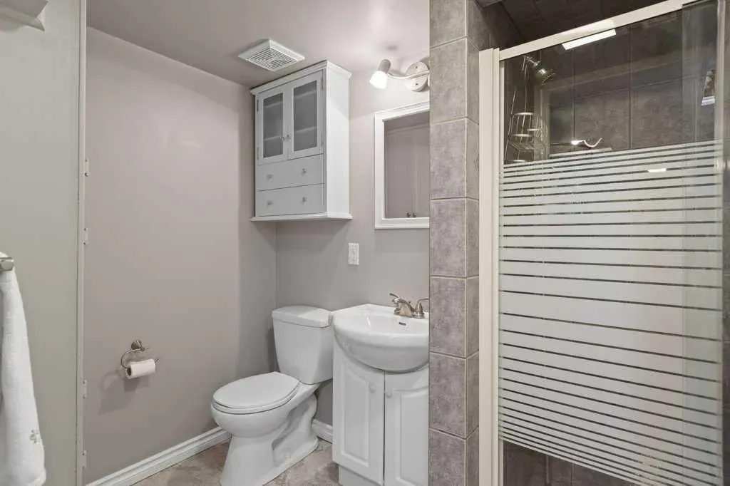 235 Allan Crescent SE