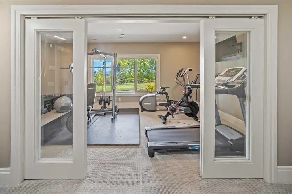 15 Escarpment Park