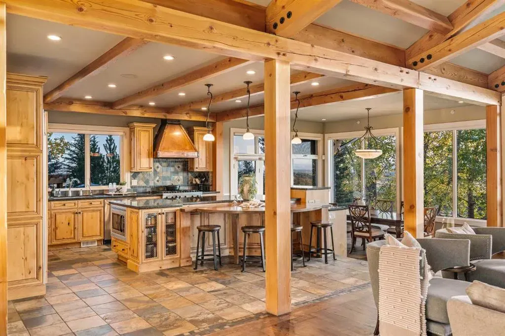 15 Escarpment Park