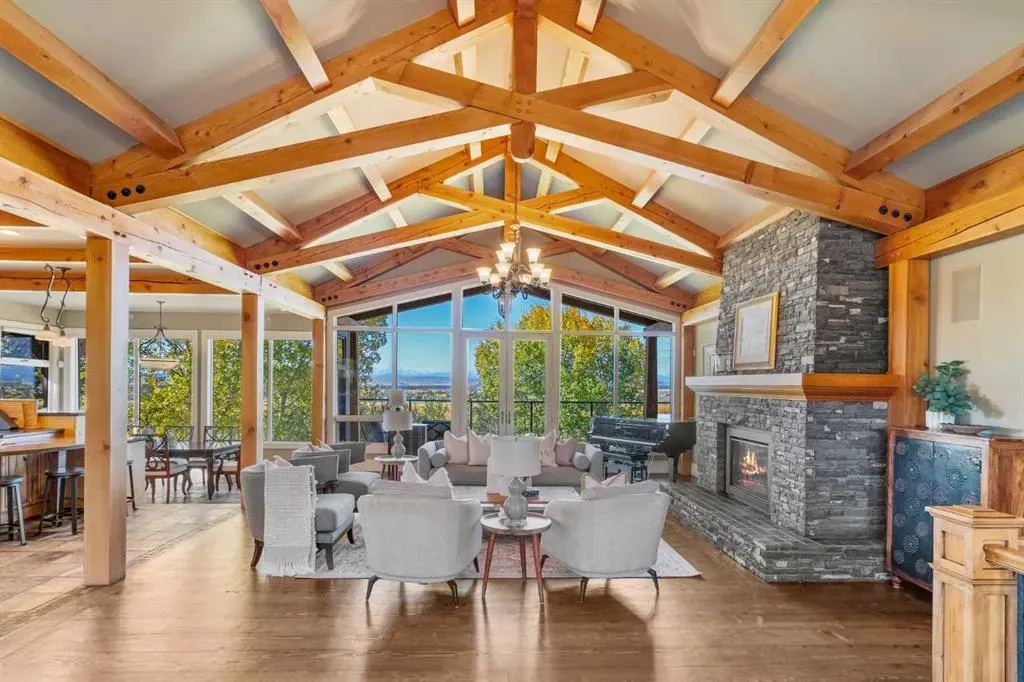 15 Escarpment Park