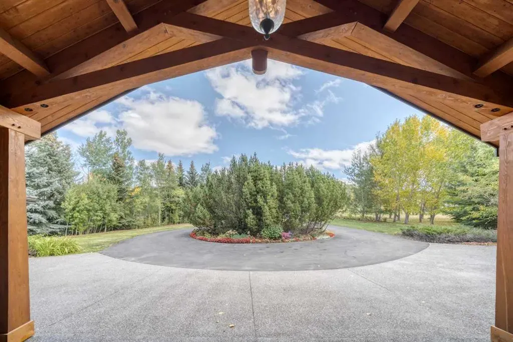 15 Escarpment Park