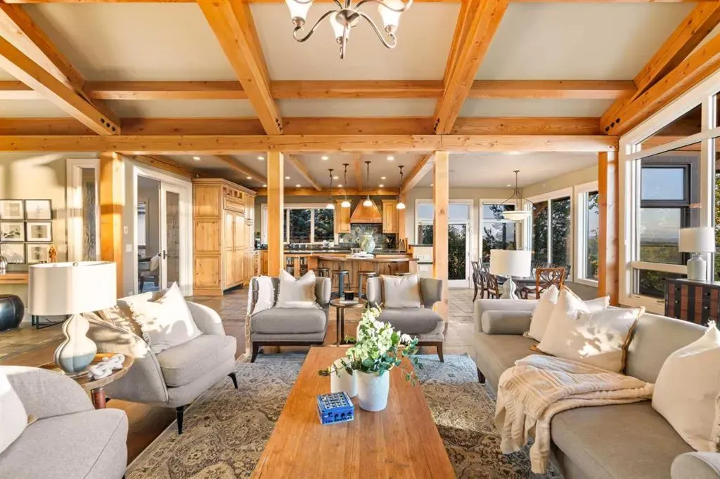 15 Escarpment Park