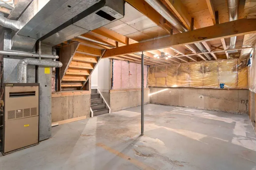 71 Riverbend Drive SE