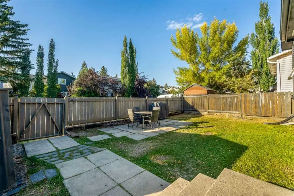 71 Riverbend Drive SE