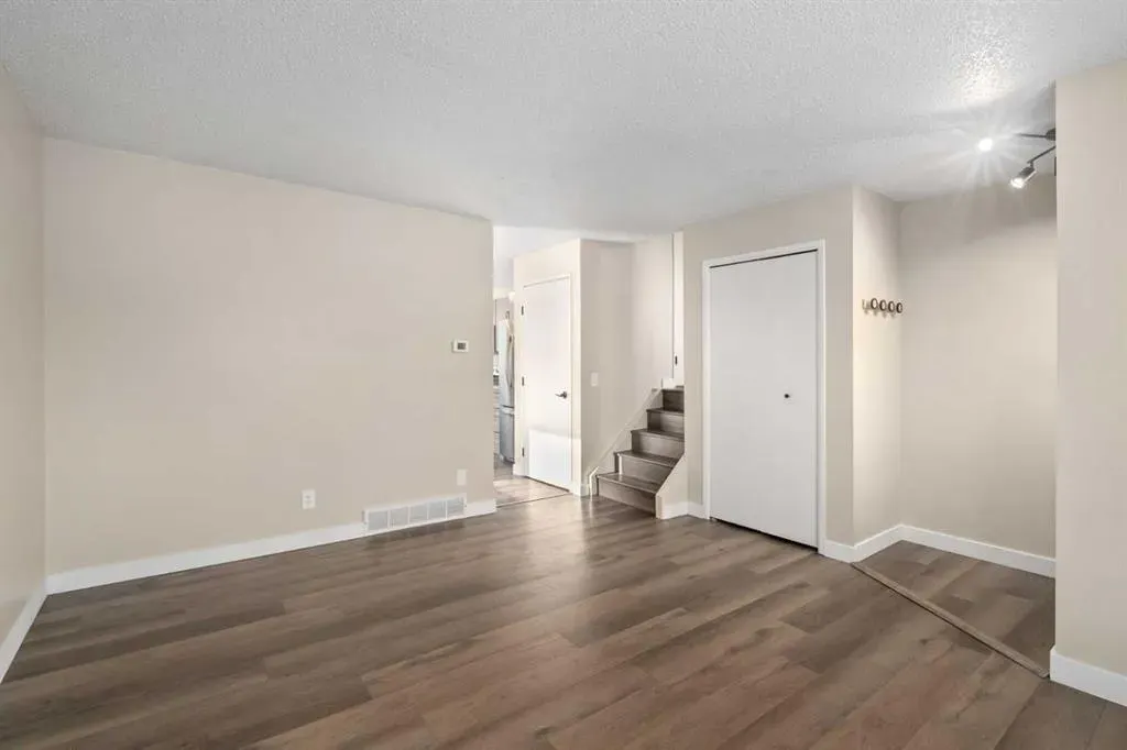 71 Riverbend Drive SE