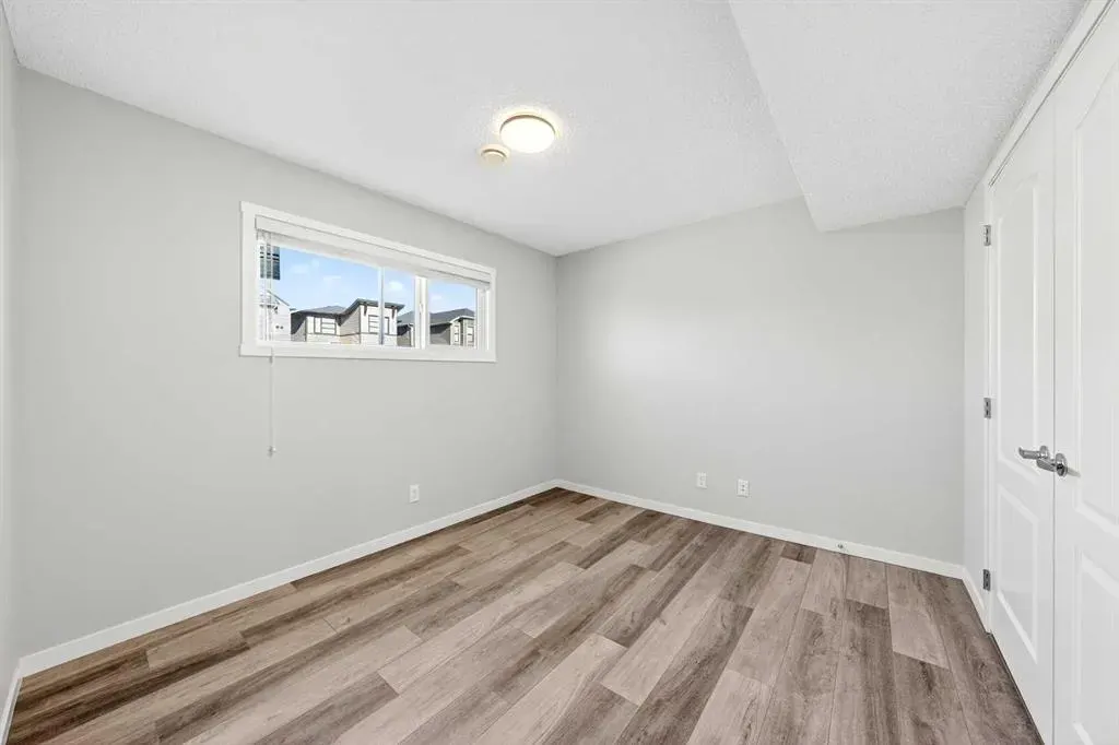 242 Harvest Hills Way NE