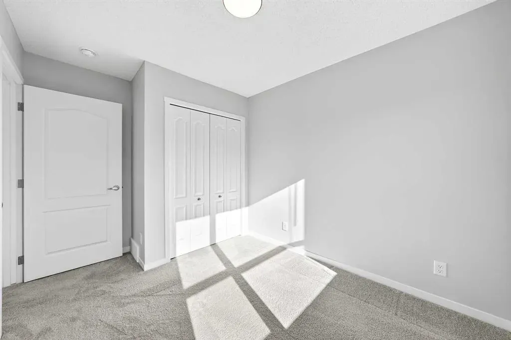 242 Harvest Hills Way NE