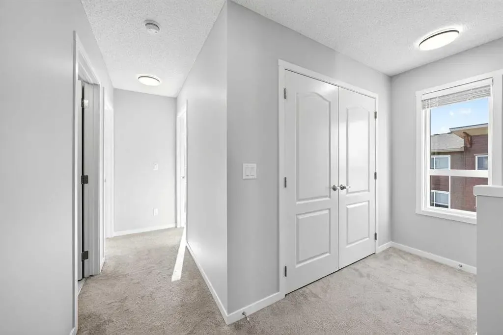 242 Harvest Hills Way NE