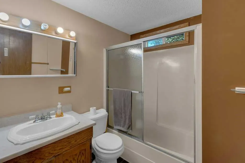 56 Spring Haven Close SE