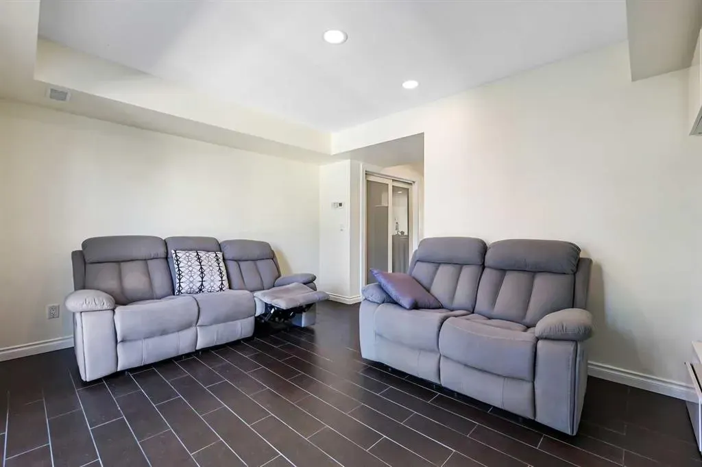 12 Chaparral Ridge Park SE