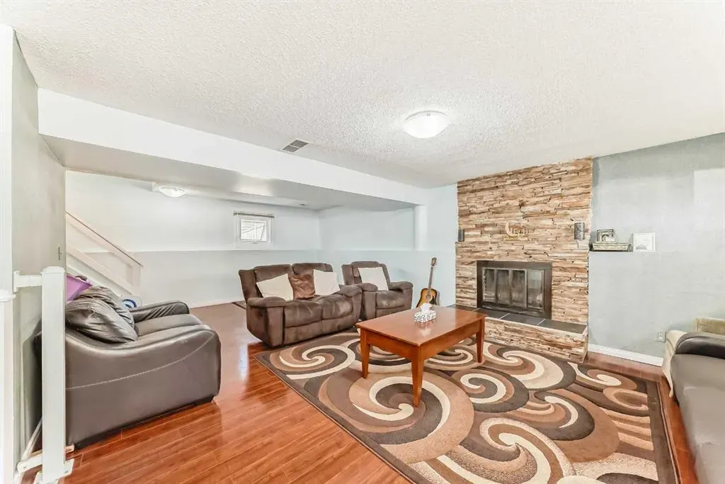 151 Pinemill Road NE