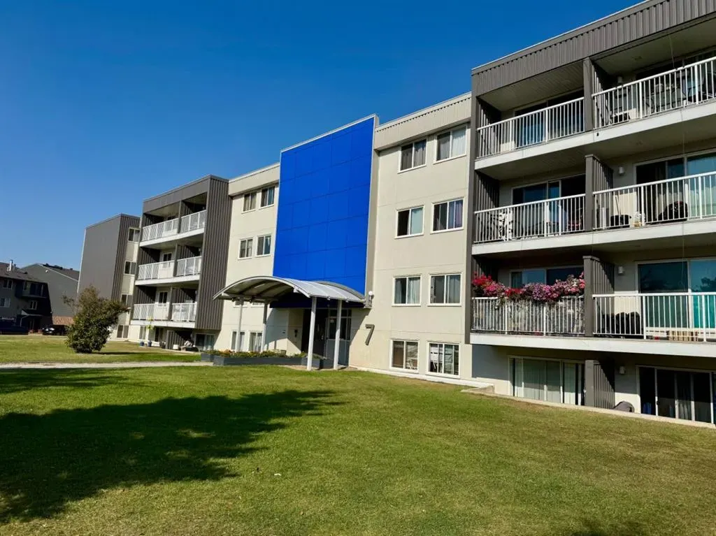 7 Clearwater Crescent, #2