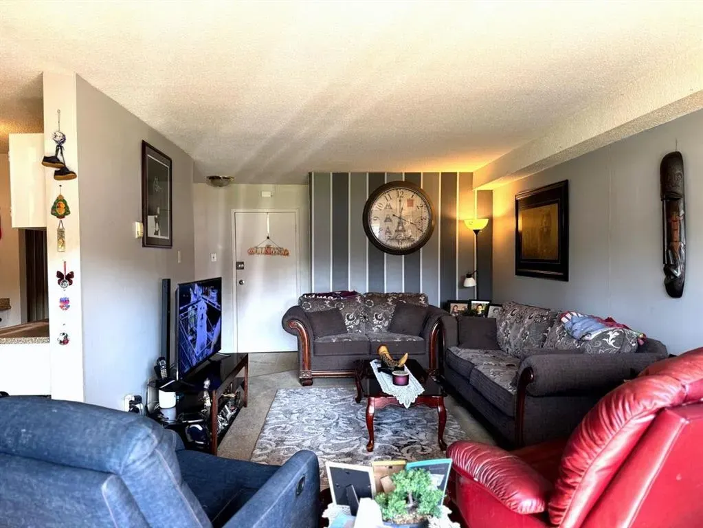 7 Clearwater Crescent, #2