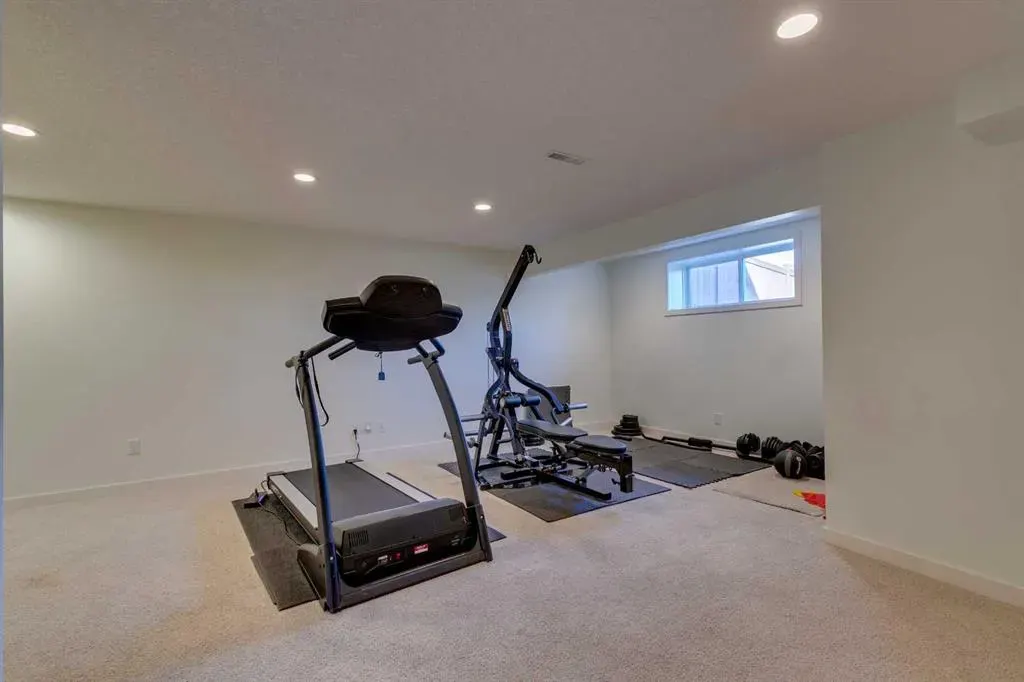 467 Mahogany Terrace SE