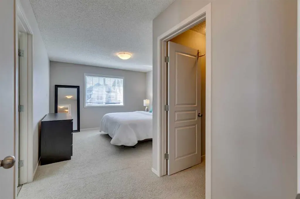 467 Mahogany Terrace SE