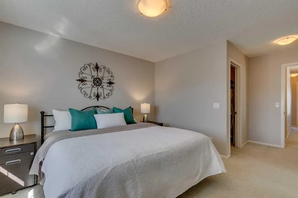 467 Mahogany Terrace SE