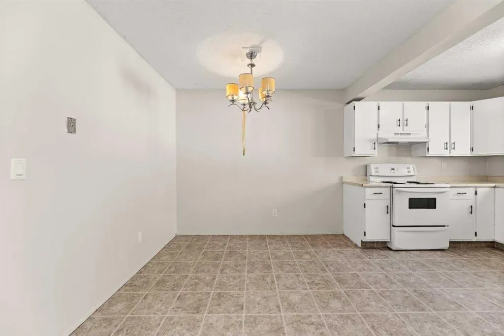 1706 22 Avenue, #18
