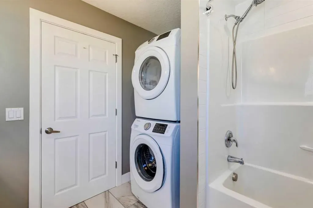 123 Marquis Green SE