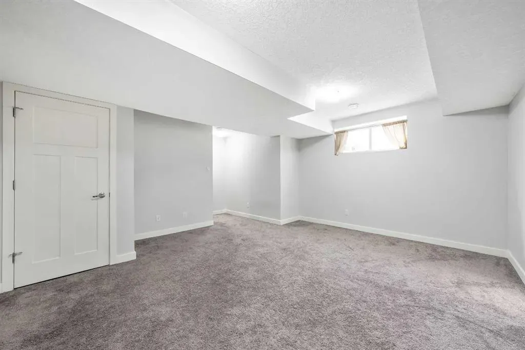 250 Sage Valley Road NW, #902