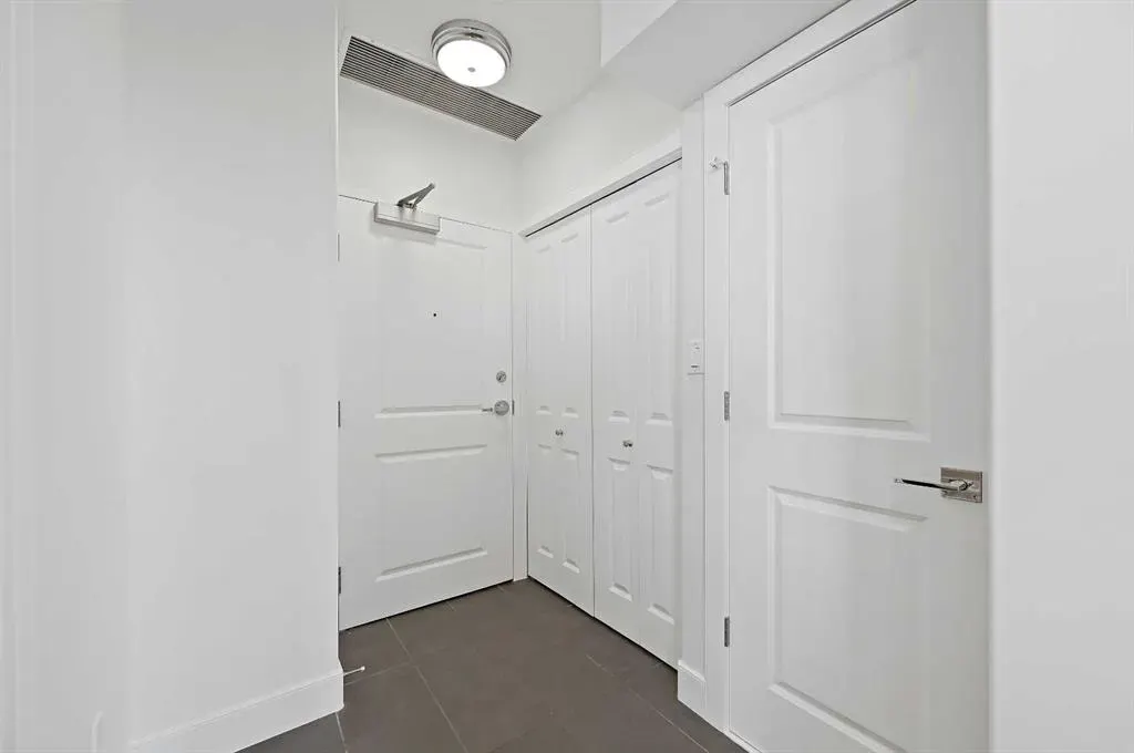77 Spruce Place SW, #2404
