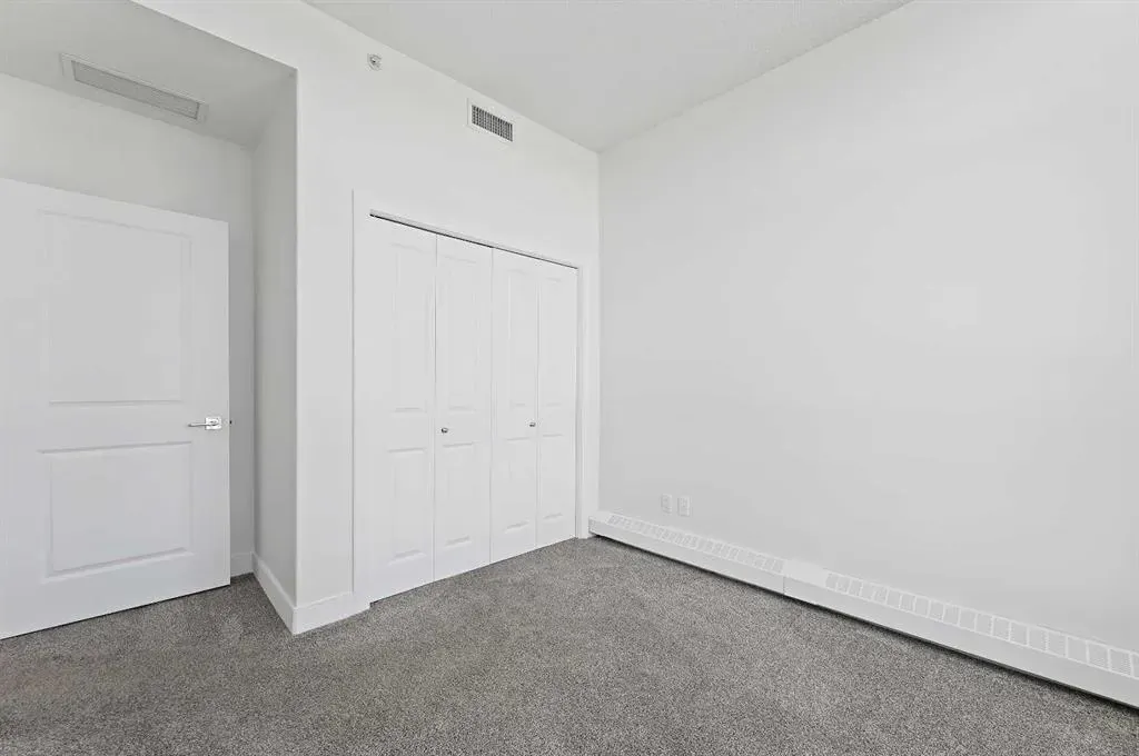 77 Spruce Place SW, #2404