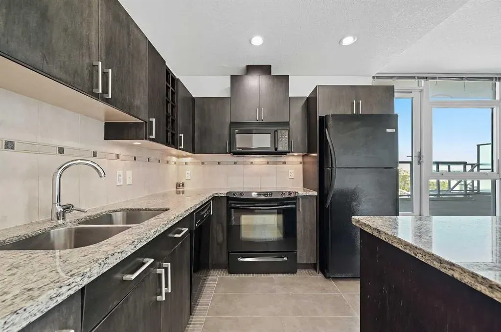 77 Spruce Place SW, #2404