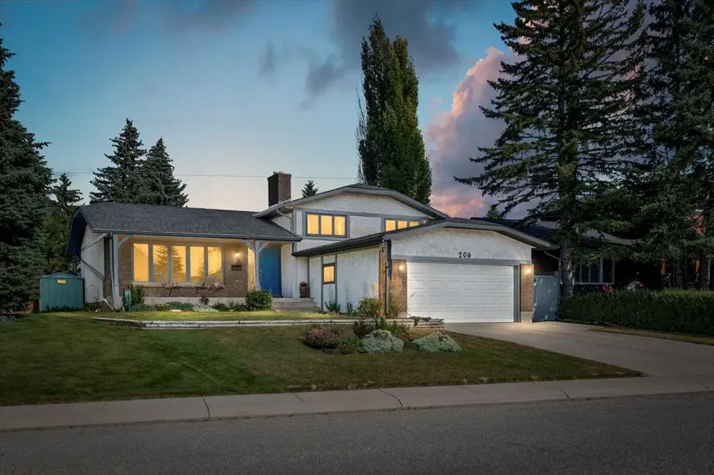 206 Lake Fraser Place SE