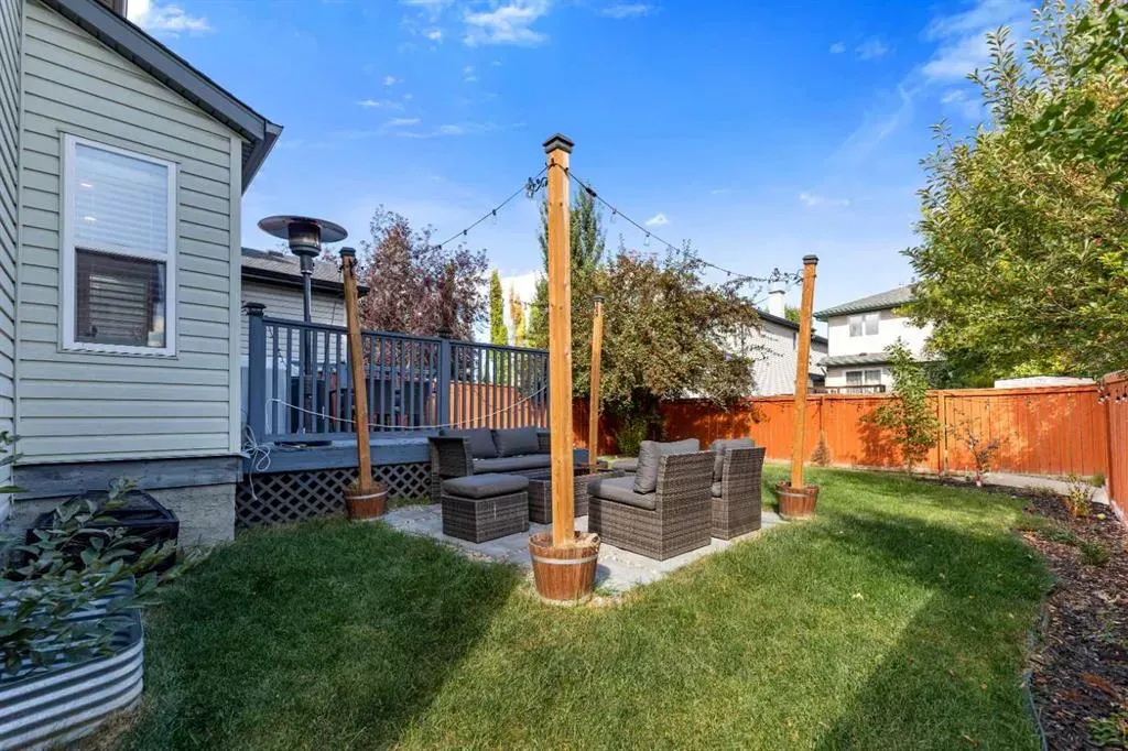 182 Tuscany Ravine Road NW