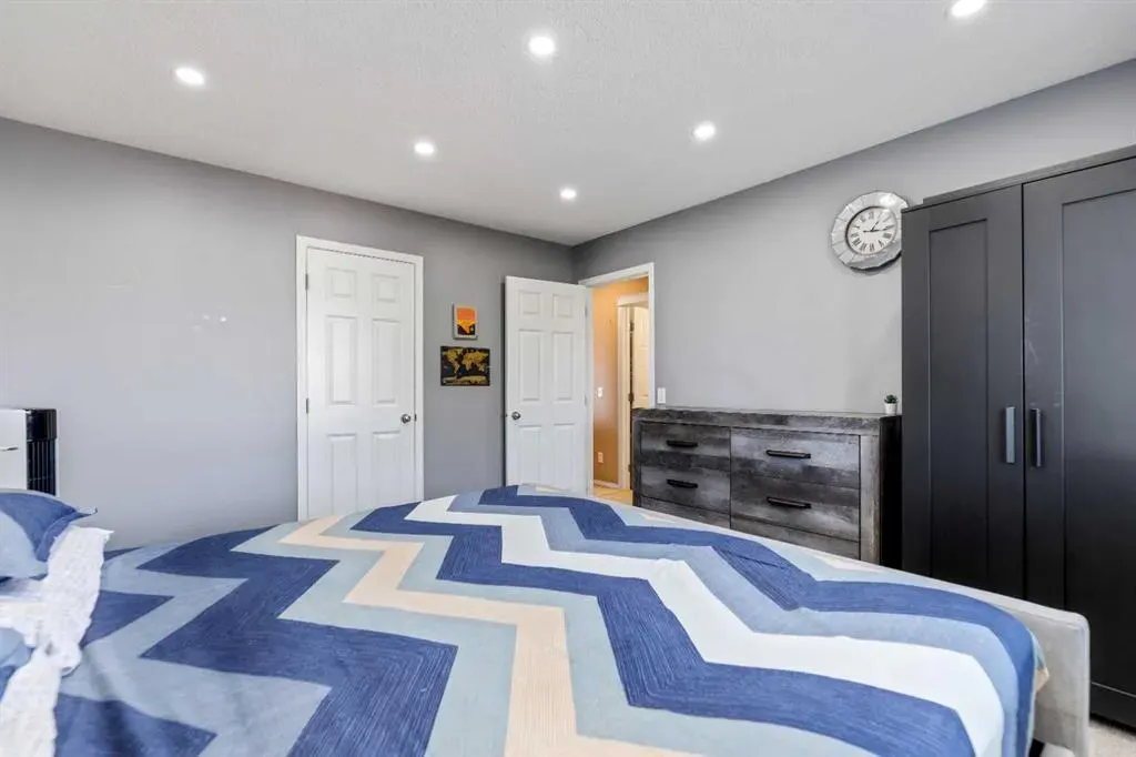 182 Tuscany Ravine Road NW