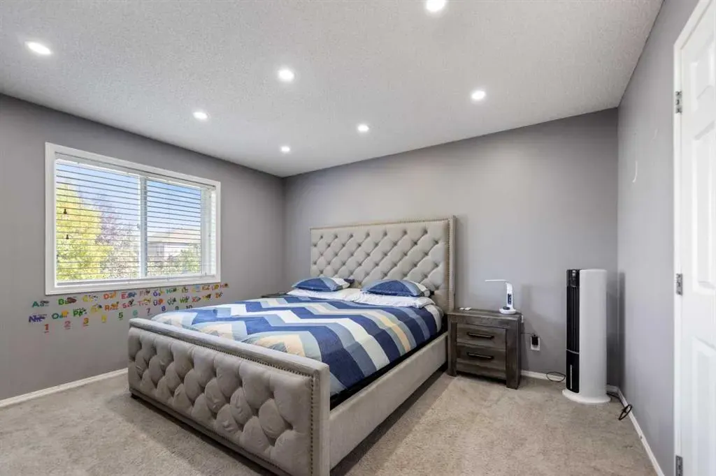 182 Tuscany Ravine Road NW