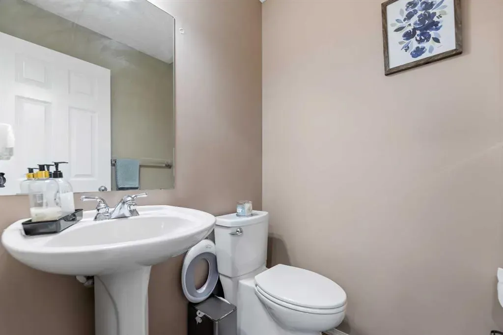 182 Tuscany Ravine Road NW