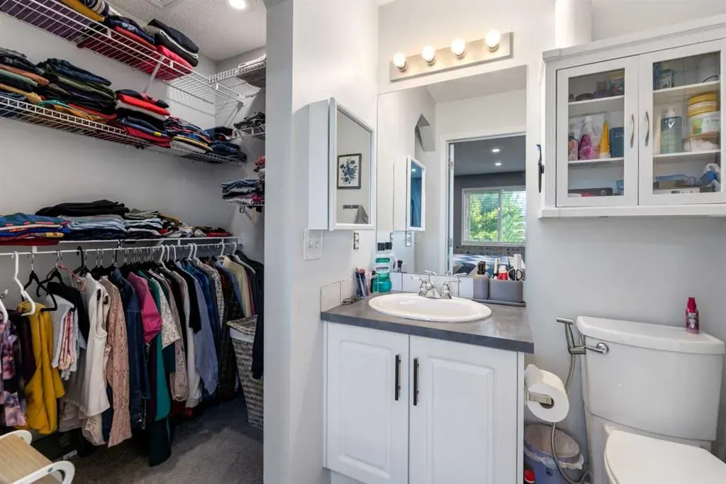 182 Tuscany Ravine Road NW