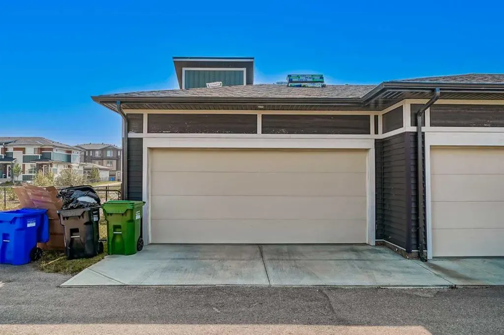 96 Skyview Parade NE