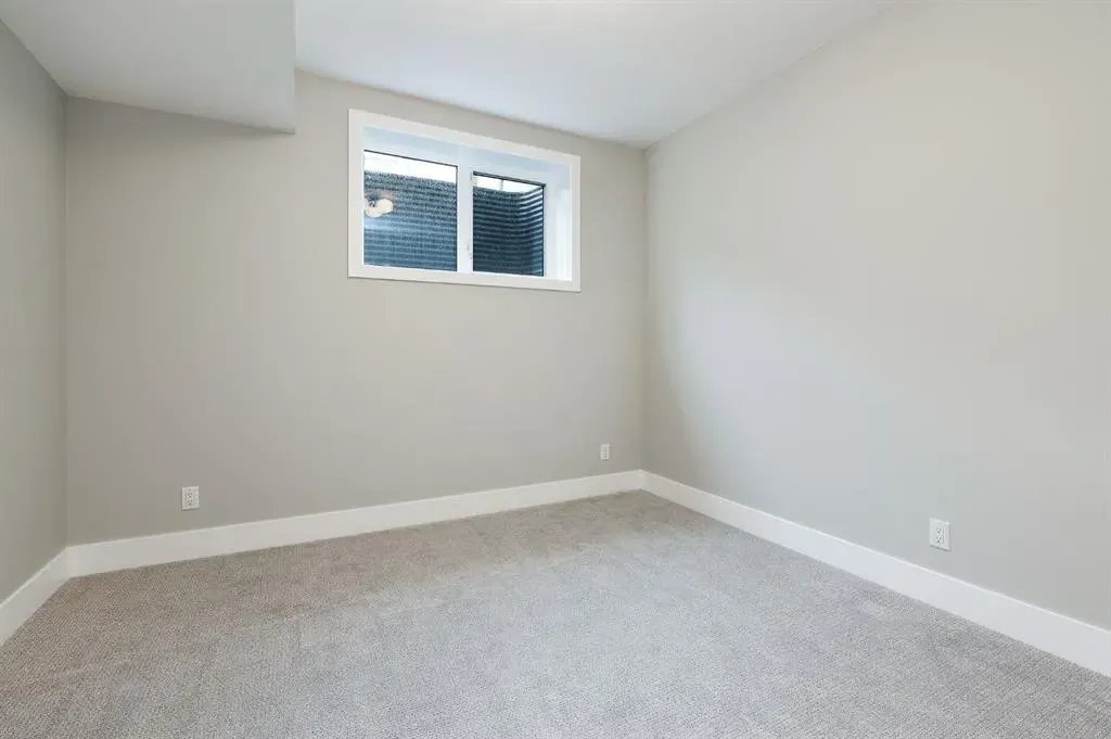 42 Wheatland Avenue SW