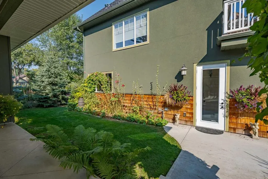 602 Macleod Trail SW