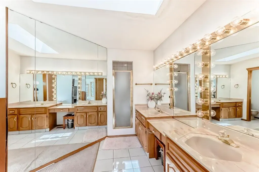 17 Santana Manor NW