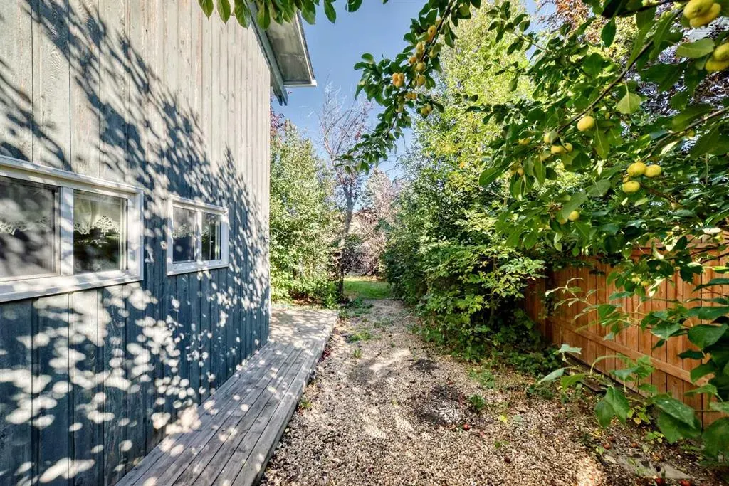 219 Templeview Place NE