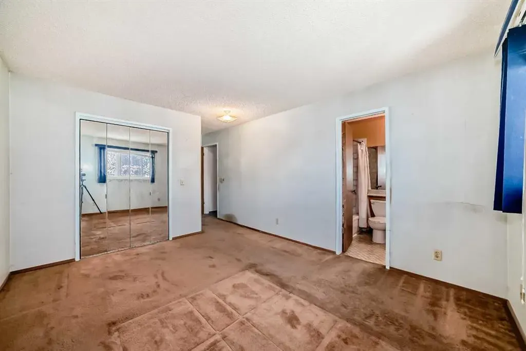 219 Templeview Place NE