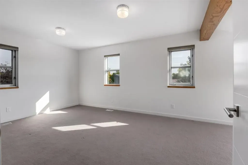 2 Deibert Close SW