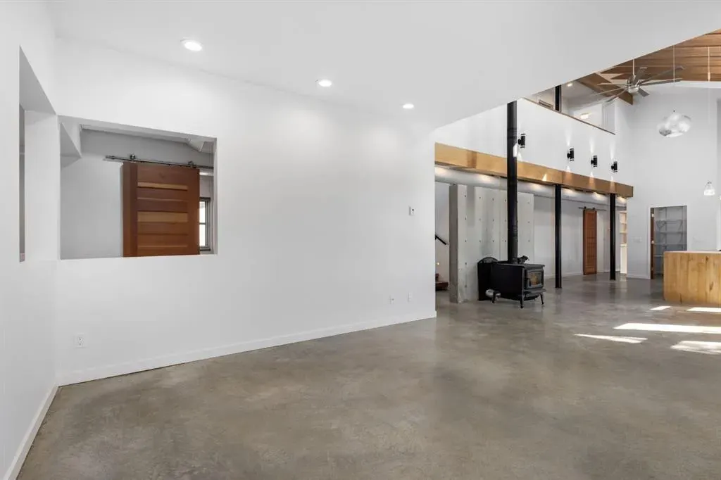 2 Deibert Close SW