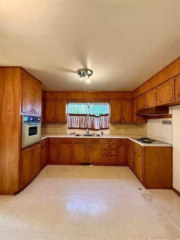 11027 Bradbury Drive SW