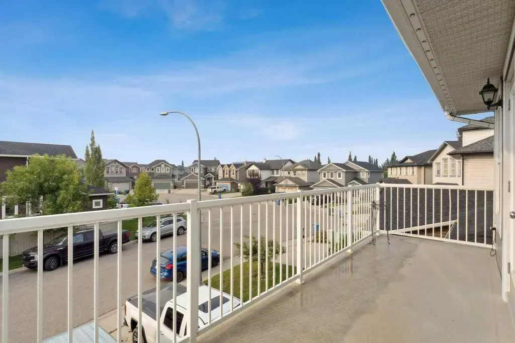 16 Royal Oak Cape NW