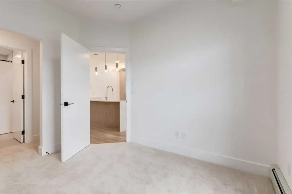 330 Dieppe Drive SW, #406