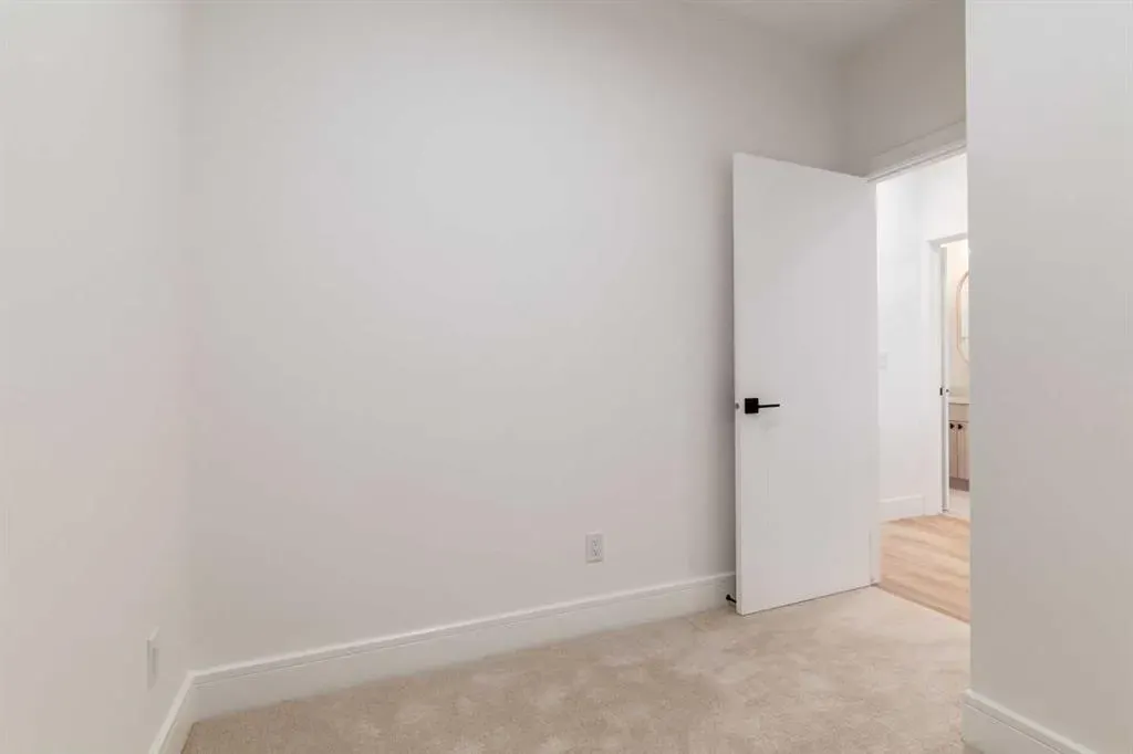 330 Dieppe Drive SW, #406
